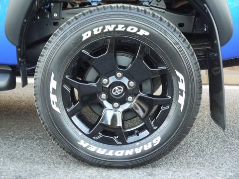 新型ハイラックス　Black Rally Edition　専用17インチホイール　ホワイトレタータイヤ